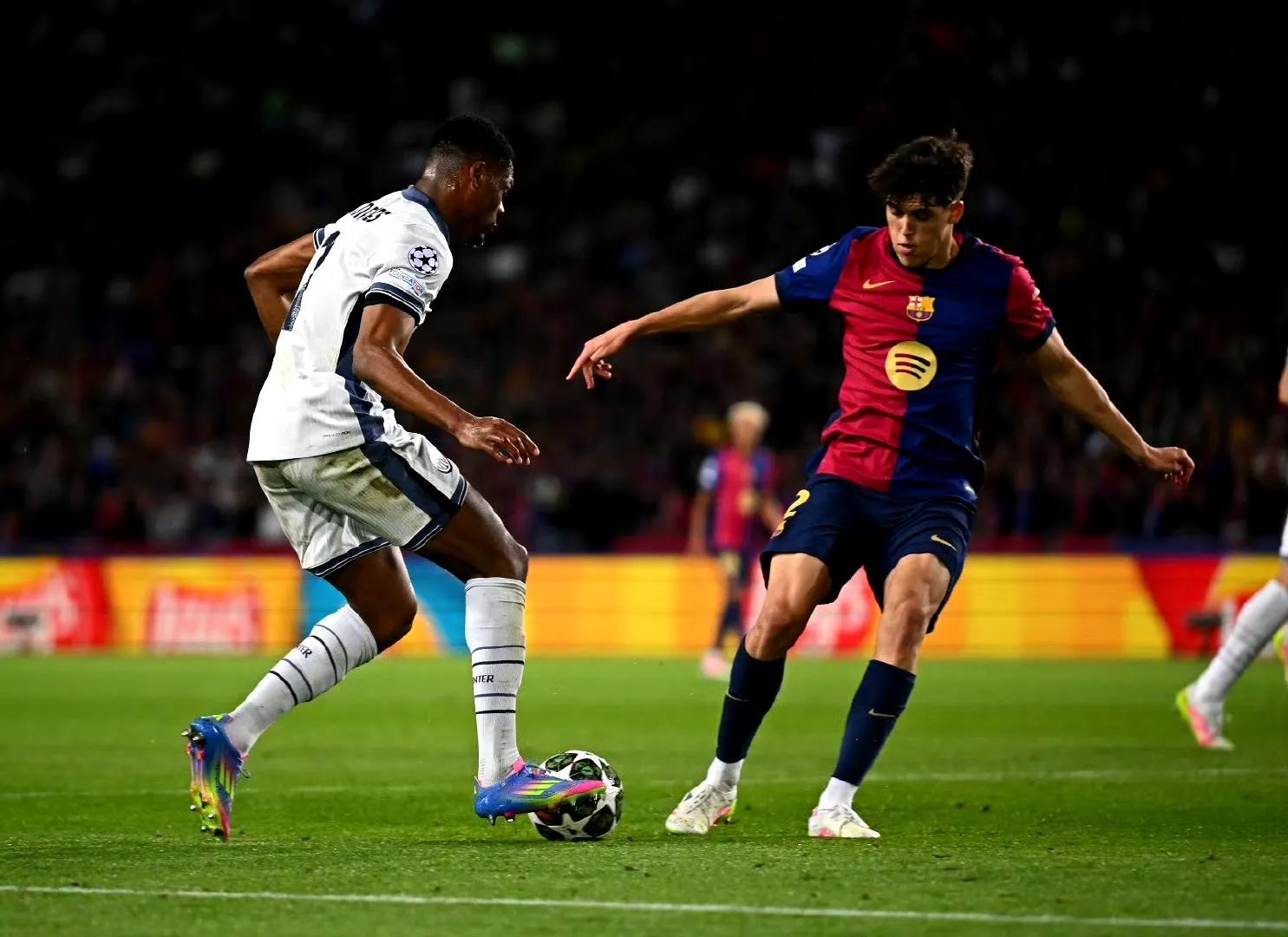 国际米兰战胜佛罗伦萨,延续不败纪录的简单介绍 国际米兰战胜佛罗伦萨,延续不败纪录的简单介绍