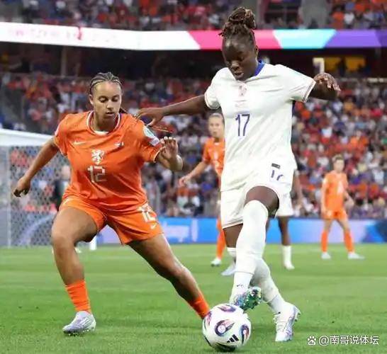 罗马赛场上的加时赛,荷兰队惊险晋级的简单介绍 罗马赛场上的加时赛,荷兰队惊险晋级的简单介绍