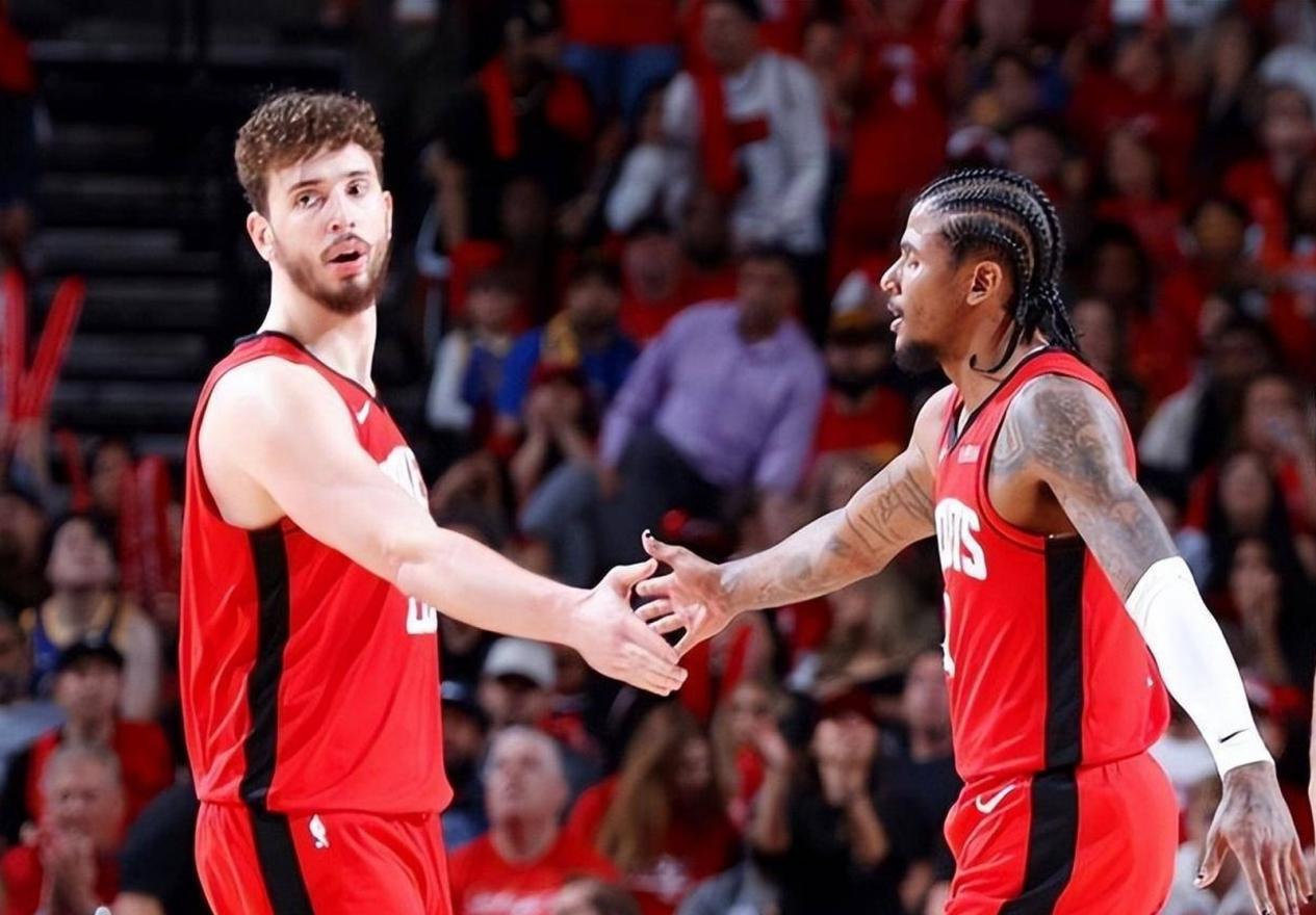 灰熊横扫浙江队，高诗岩点燃赛场的简单介绍