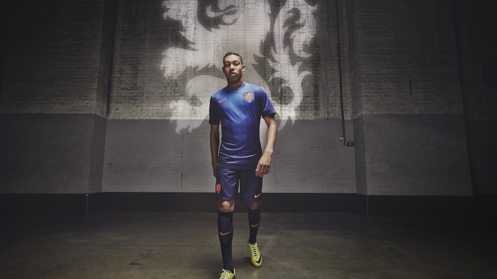 格纳布里关键一传一射,马竞火力全开压制巴拉圭防线